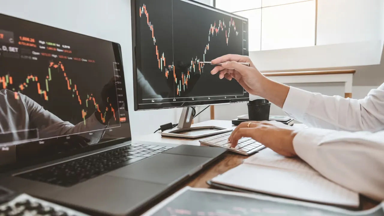Investera smart i aktier och lär dig
